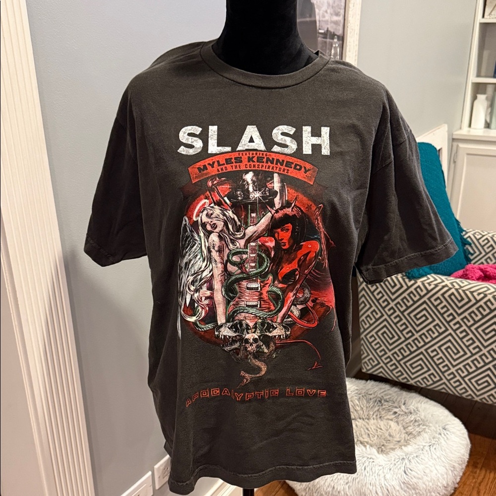 PacSun Slash Graphic Tee